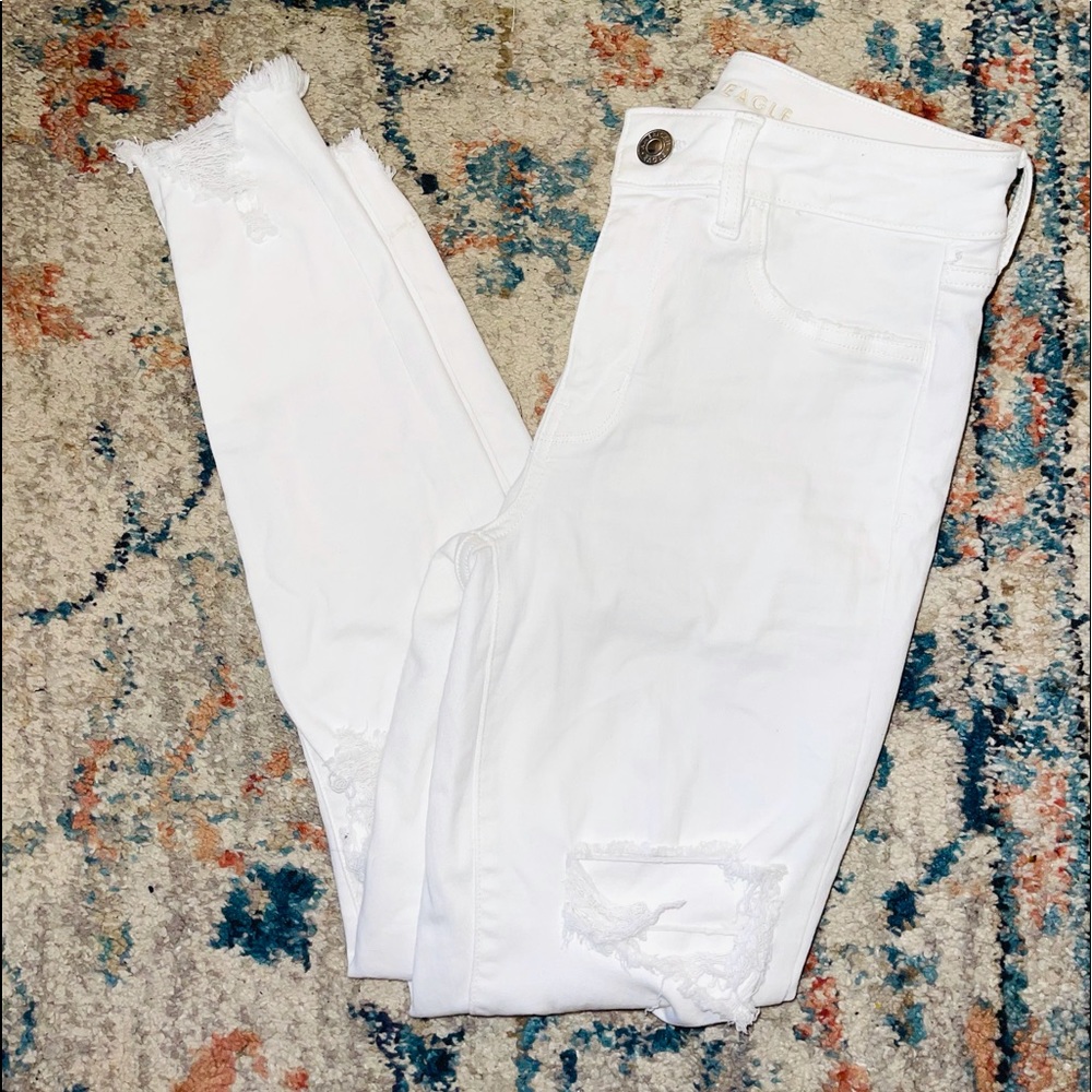 AE hi rise distressed jegging. Size 8